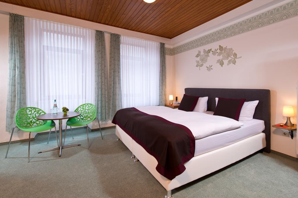 Ellenzer Goldbaeumchen Hotel Quarto foto